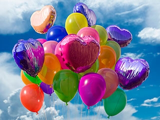 La moda de decorar fiestas con globos de helio
